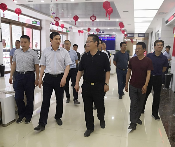 隴南市委常委、組織部部長楊郃調(diào)研指導(dǎo)市龍江城鄉(xiāng)發(fā)展集團(tuán)公司黨建工作