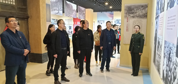 市龍江集團開展“不忘初心、牢記使命”主題黨日活動